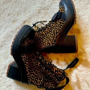 Converse leopard hikers